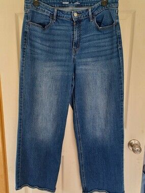 Old Navy High Rise Wow Wide Leg. Womans 14. Blue Jeans.